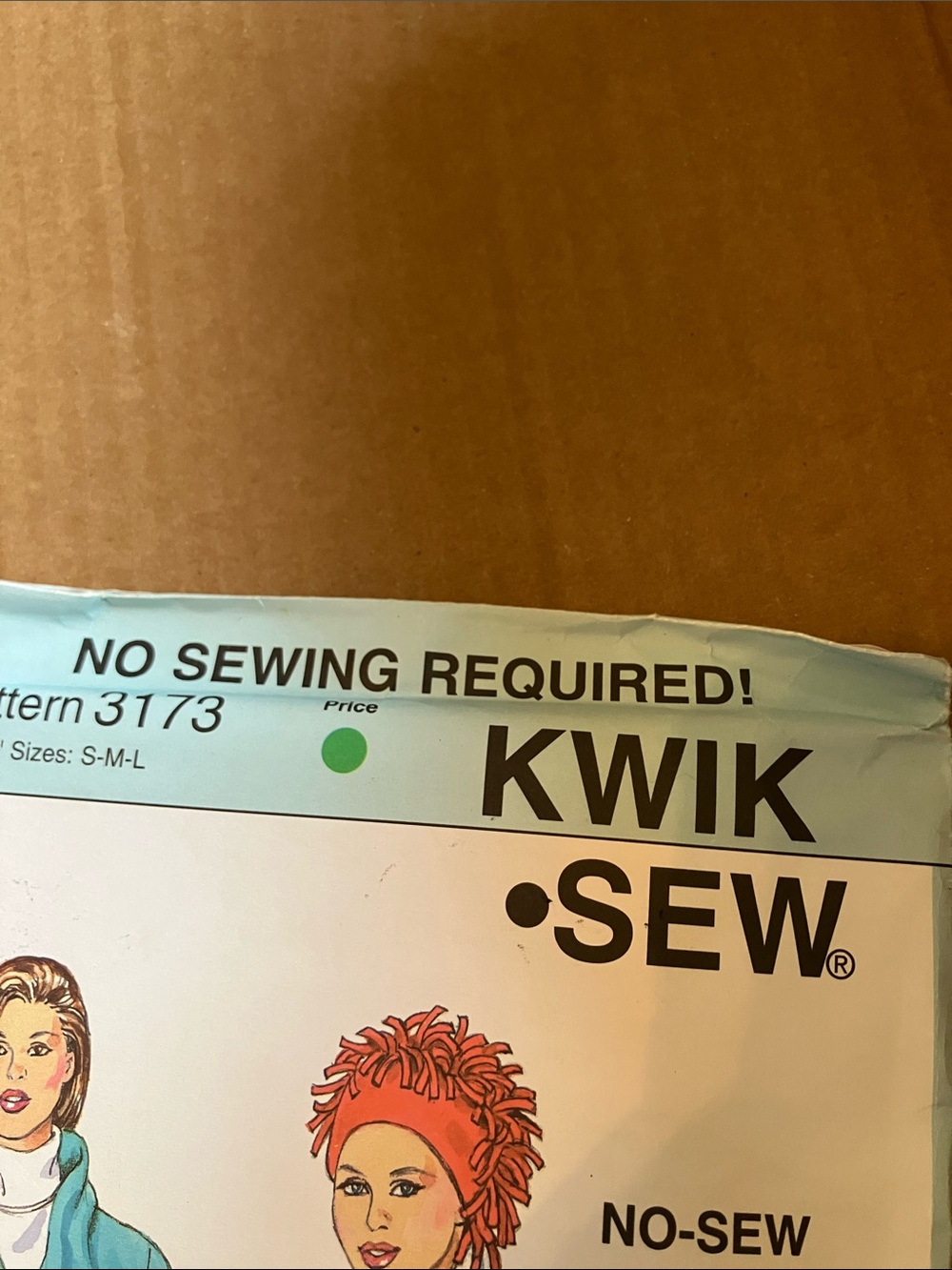 KWIK•SEW No-Sew Hat Pattern 3173 in Light Blue and White